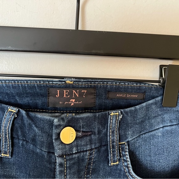 7 FOR ALL MANKIND - size 2 - Ankle Skinny - EUC - Picture 2 of 3